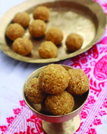 Assamese Laru (Ladoo)
